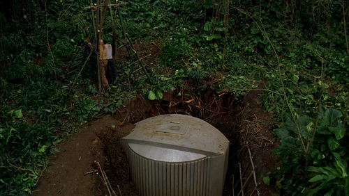 Un abri enterré dans la jungle !